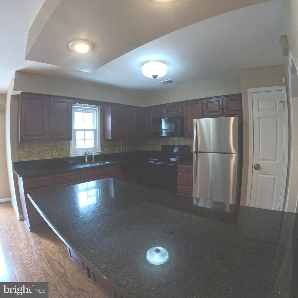 909 Boom Way - Photo 5 of 29
