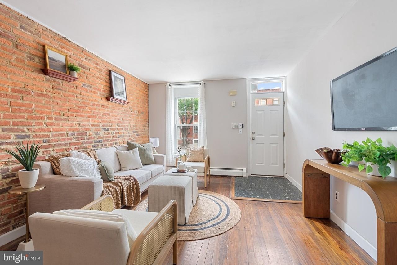 130 E Randall St - Photo 7 of 44