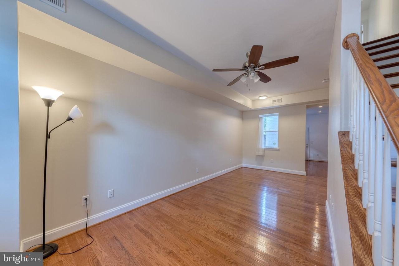 1818 Bank St - Photo 2 of 20