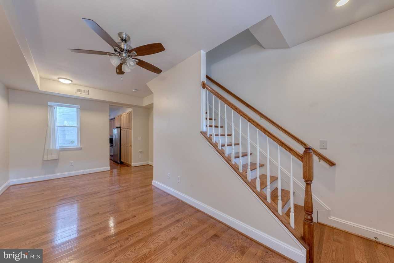 1818 Bank St - Photo 3 of 20