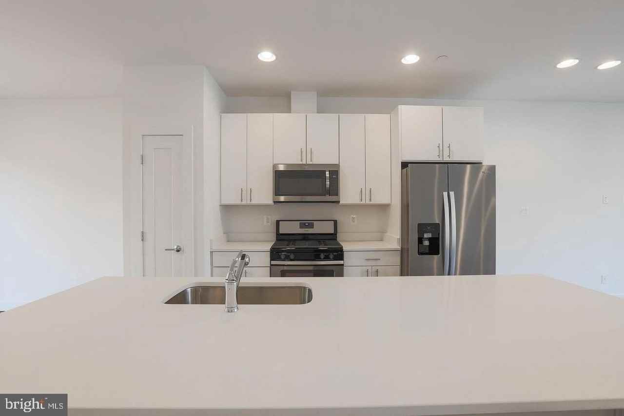 1235 Cooksie St - Photo 4 of 29