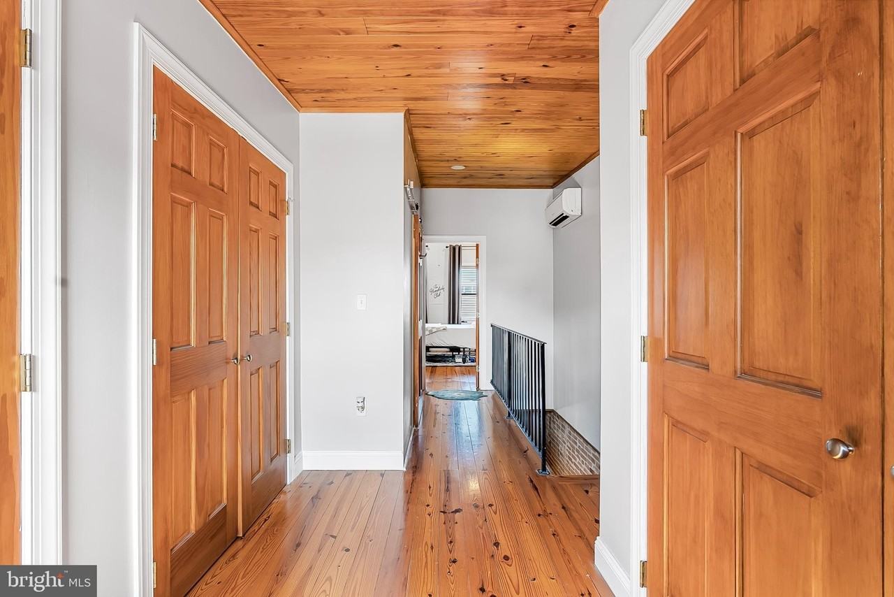 1509 William St - Photo 4 of 16