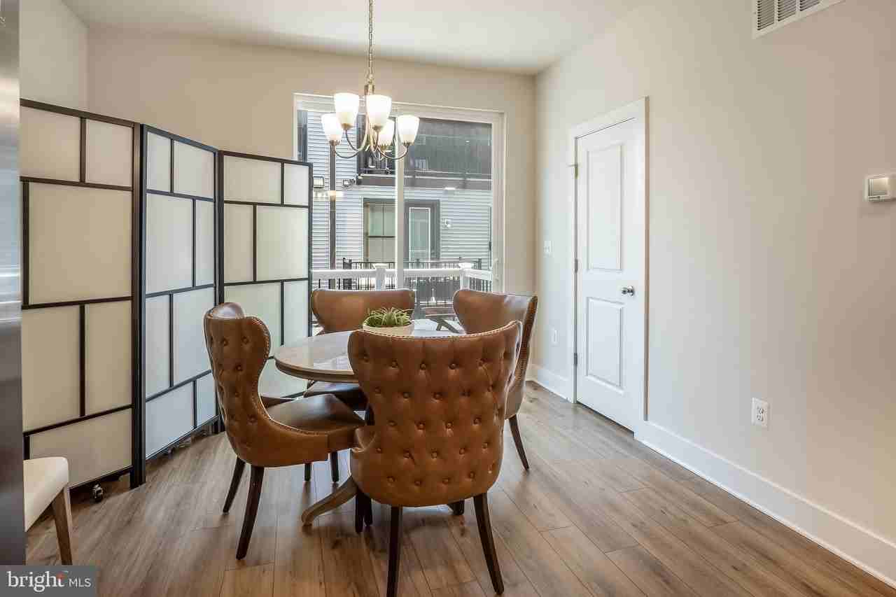 157 Locke St - Photo 6 of 22