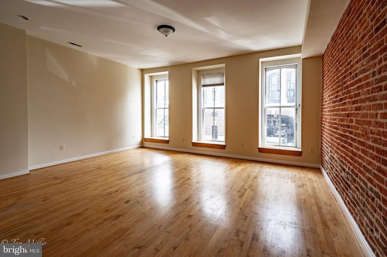 1712 Thames St - Photo 2 of 27