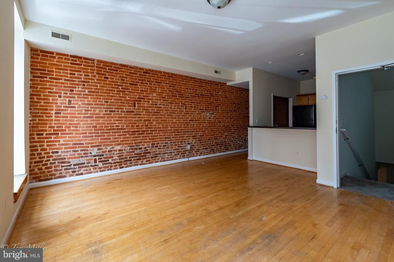 1712 Thames St - Photo 3 of 27