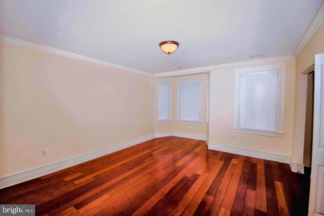 303 Charles St Apt 2e #2E - Photo 3 of 10