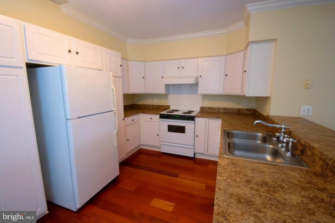 303 Charles St Apt 2e #2E - Photo 7 of 10