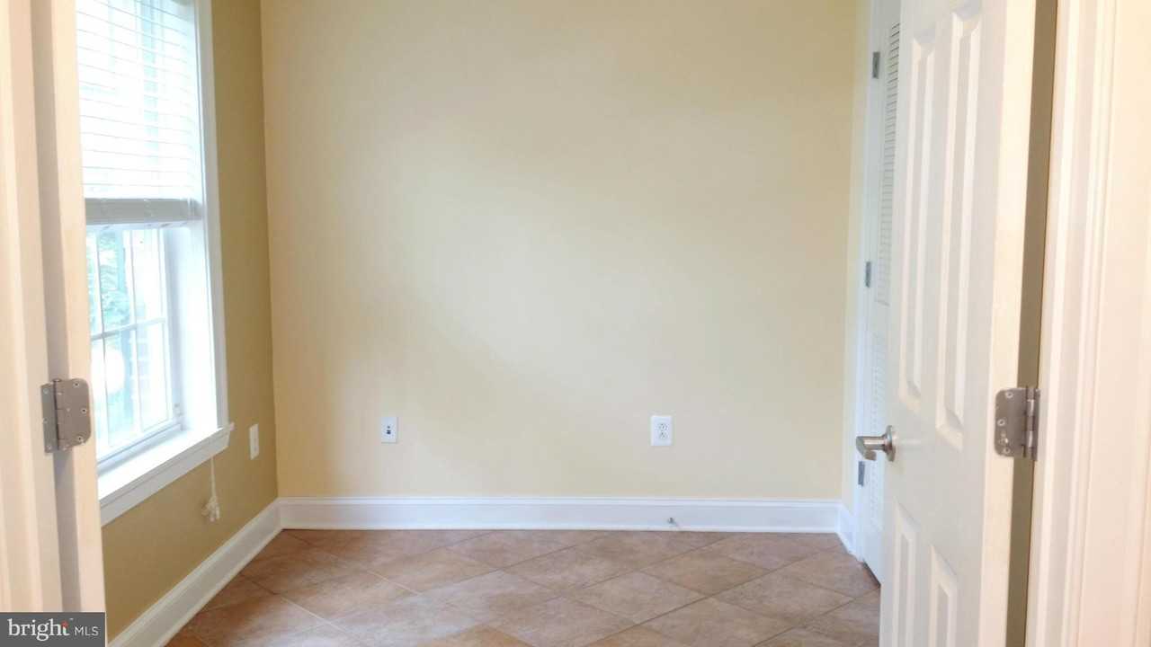 557 Cedar Spring St - Photo 2 of 20
