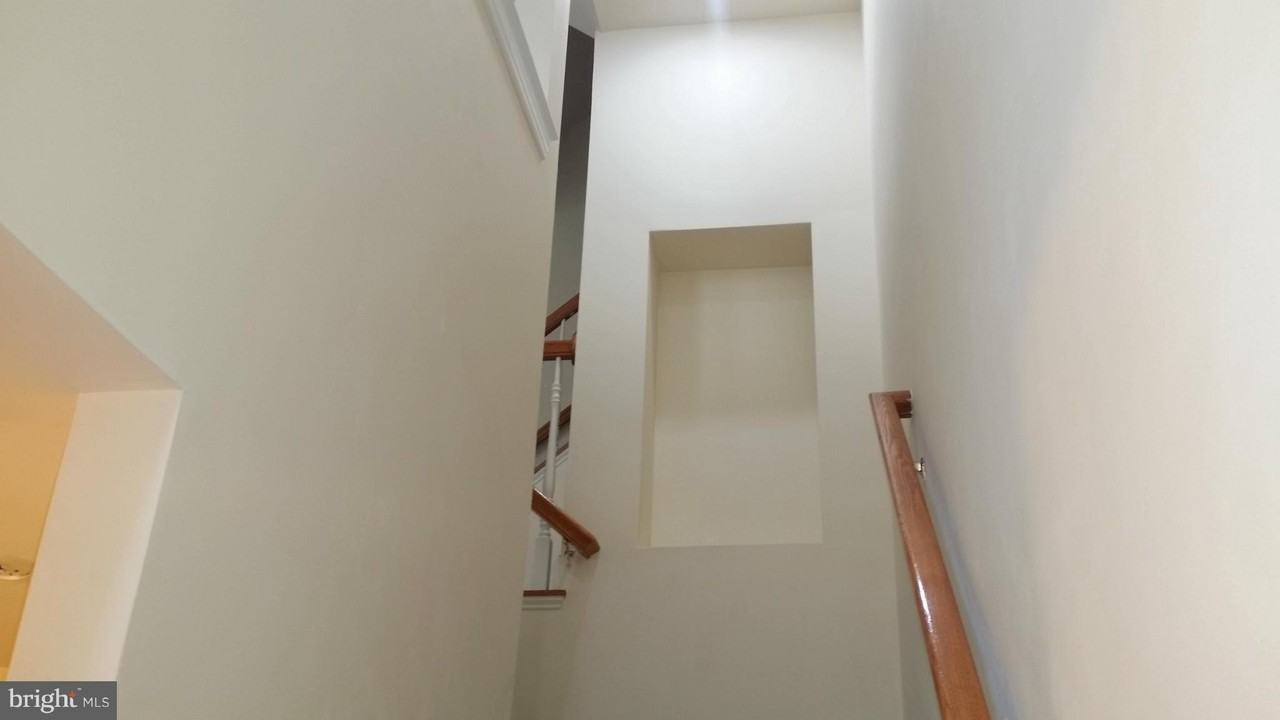 557 Cedar Spring St - Photo 3 of 20