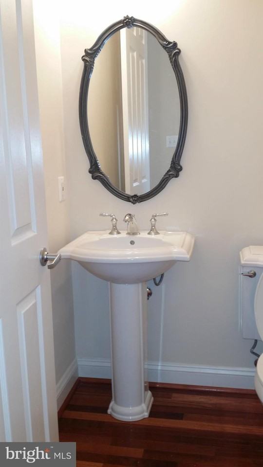 557 Cedar Spring St - Photo 7 of 20