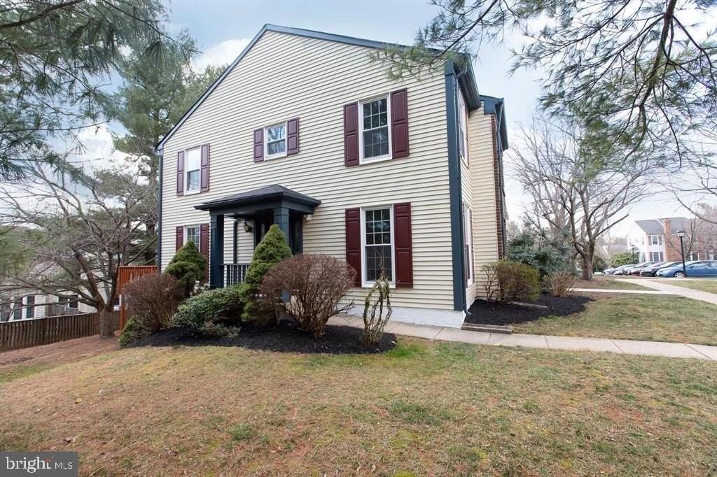 10622 Tuppence Ct - Photo 4 of 43