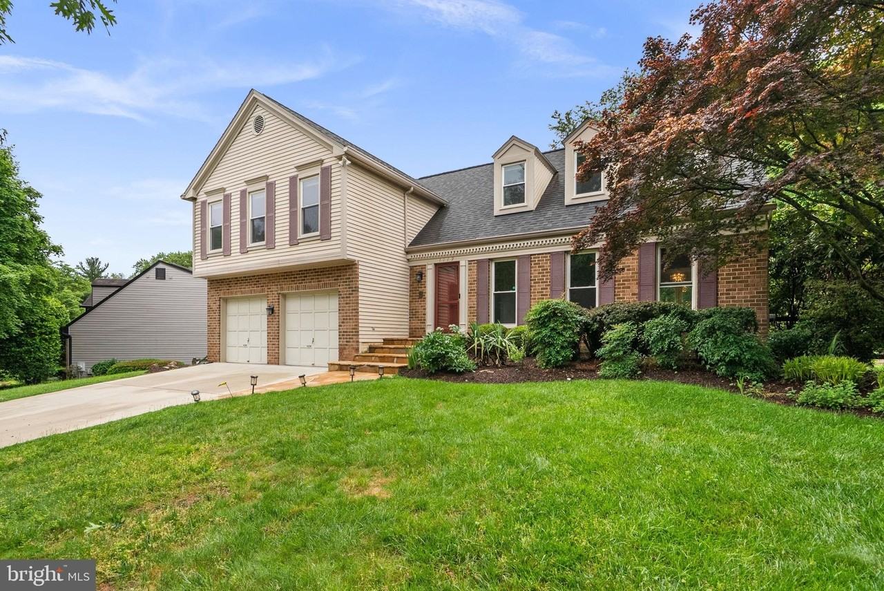 1119 Halesworth Dr - Photo 4 of 50