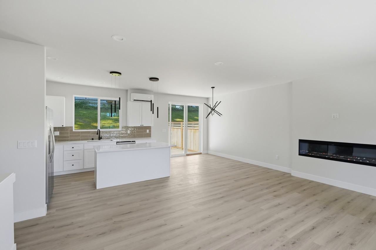 11225 4th Pl S #B - Photo 5 of 30