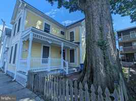 featured image of 306 N Locust St
