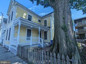 306 N Locust St - Photo 1 of 1