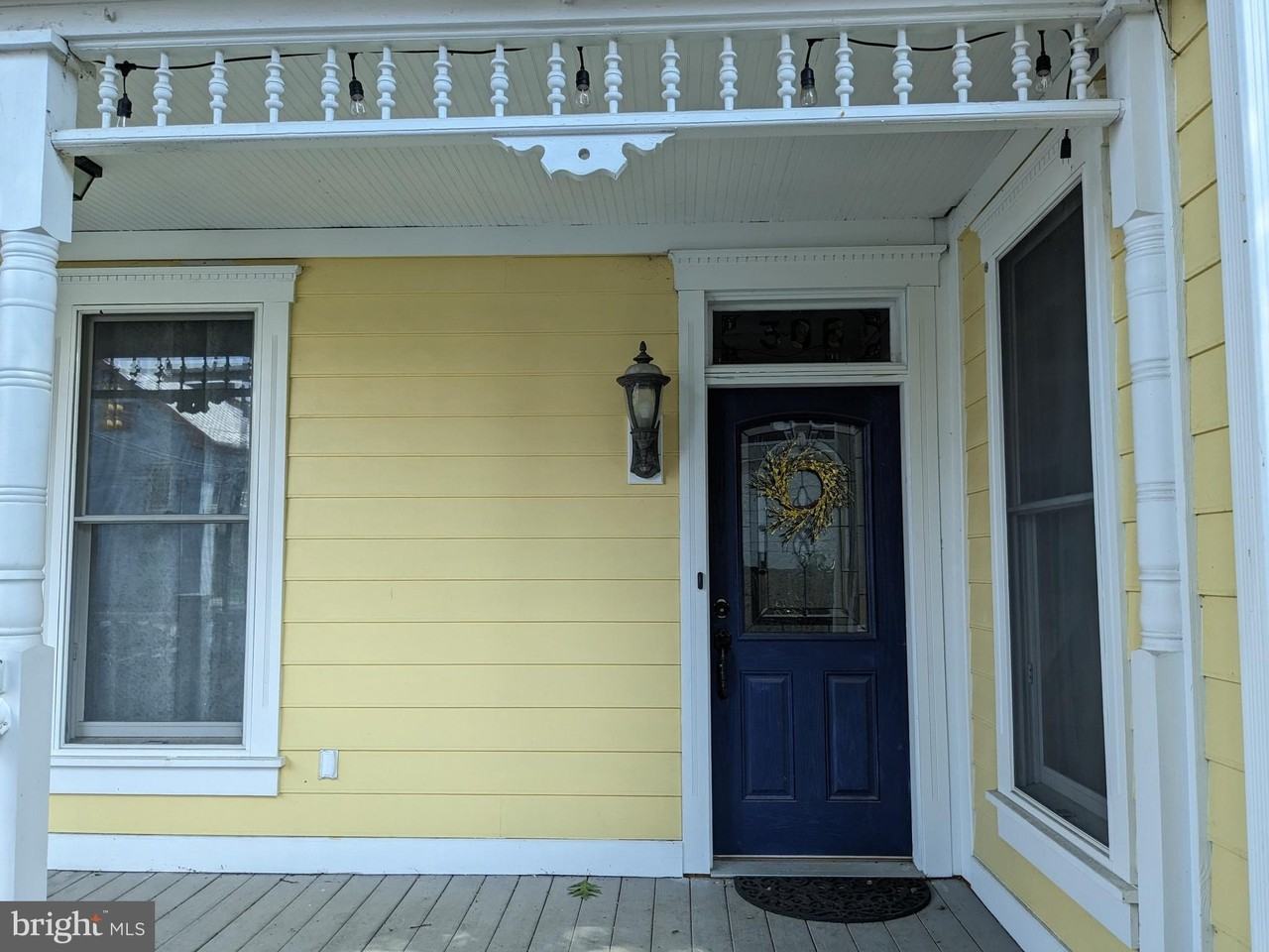 306 N Locust St - Photo 3 of 27
