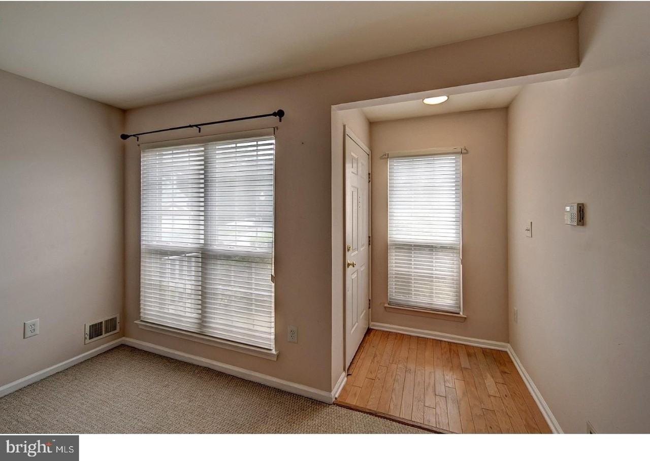 406 Pebble Creek Ct - Photo 3 of 25