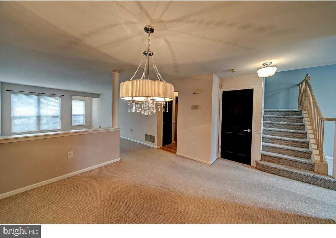 406 Pebble Creek Ct - Photo 5 of 25