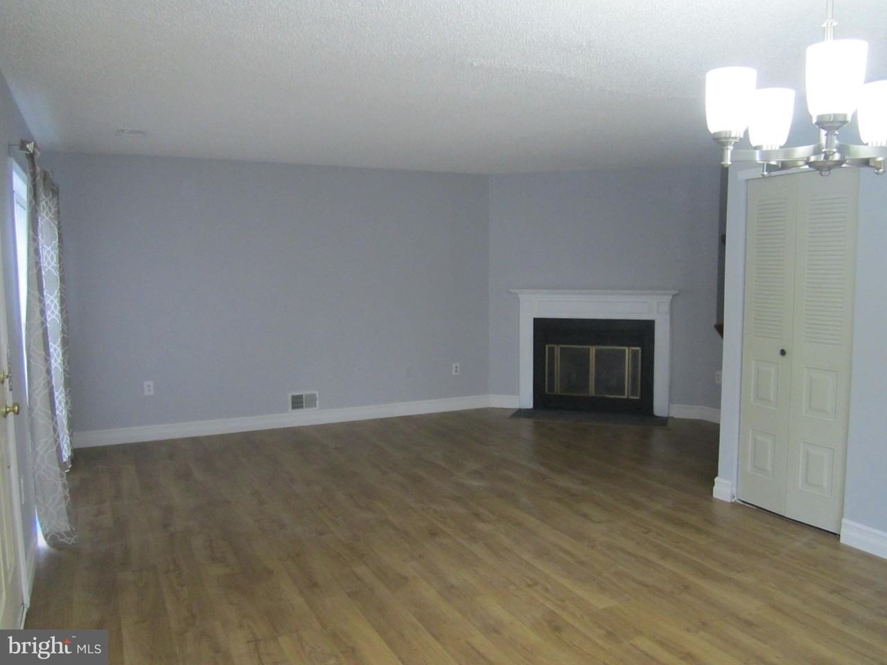 92 Versailles Ct - Photo 3 of 28