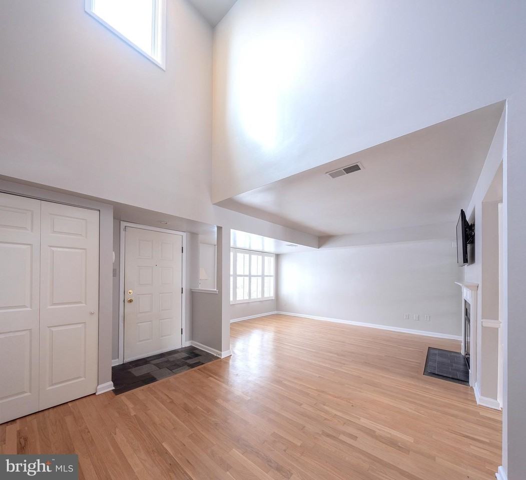 7 Ingham Way - Photo 3 of 28