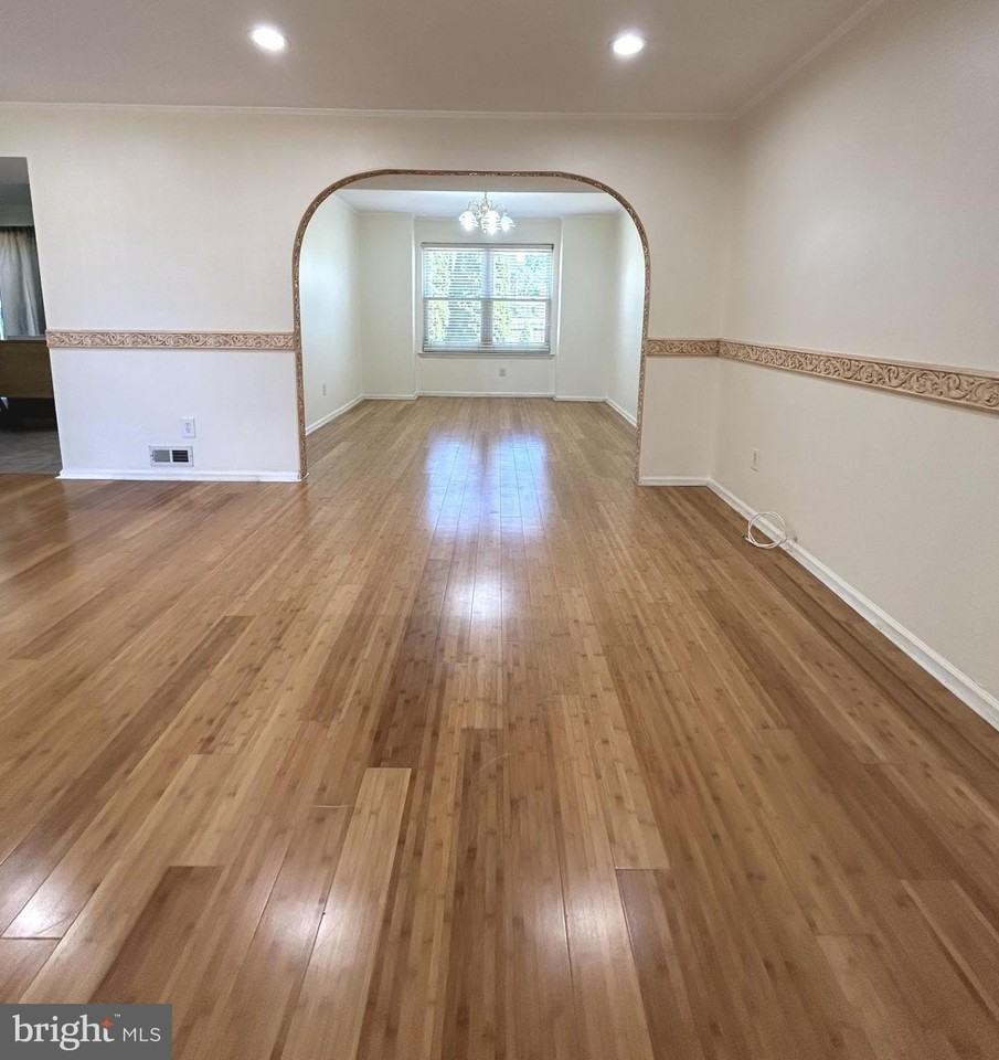 1321 Butterfield Ln - Photo 4 of 13