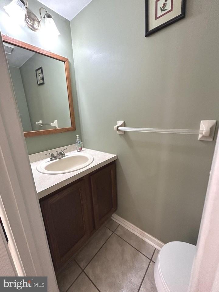 1321 Butterfield Ln - Photo 5 of 13