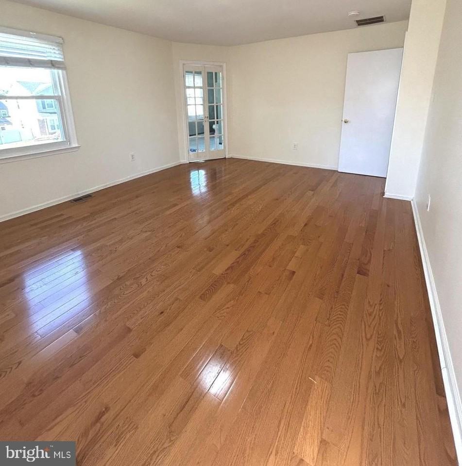 1321 Butterfield Ln - Photo 6 of 13