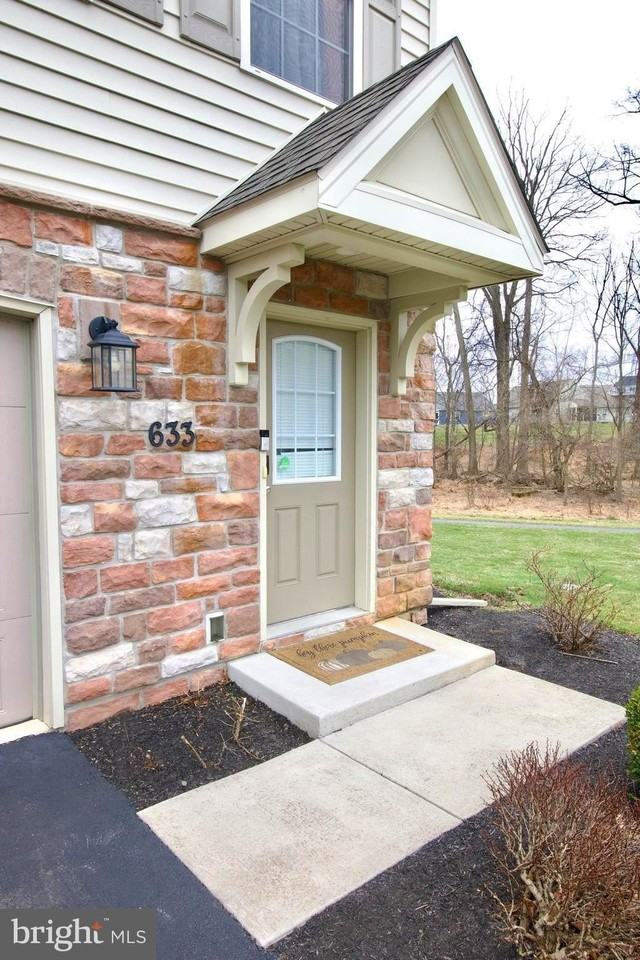 633 Keswick Ct - Photo 3 of 50