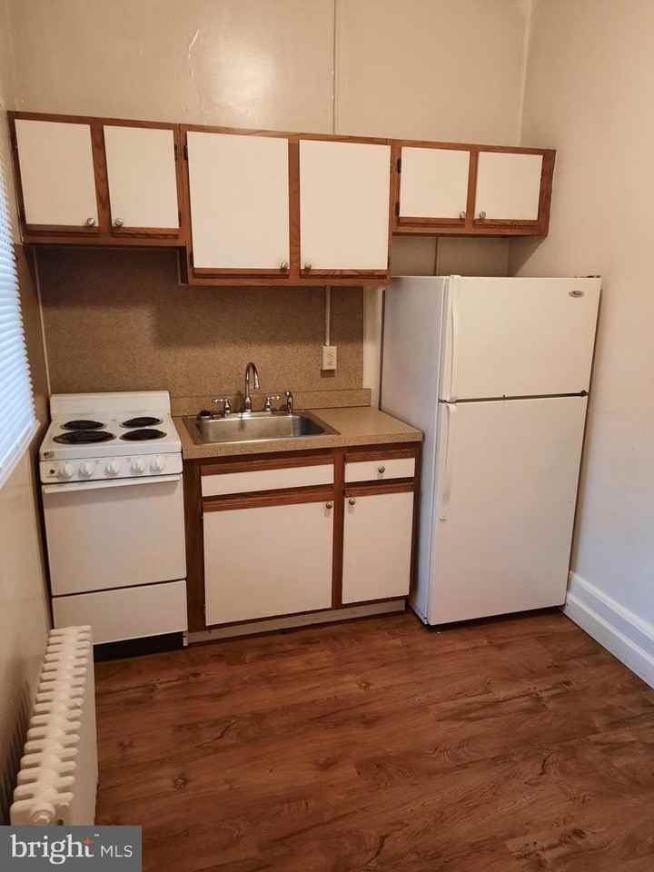 12 S Filbert St #C5 - Photo 4 of 9