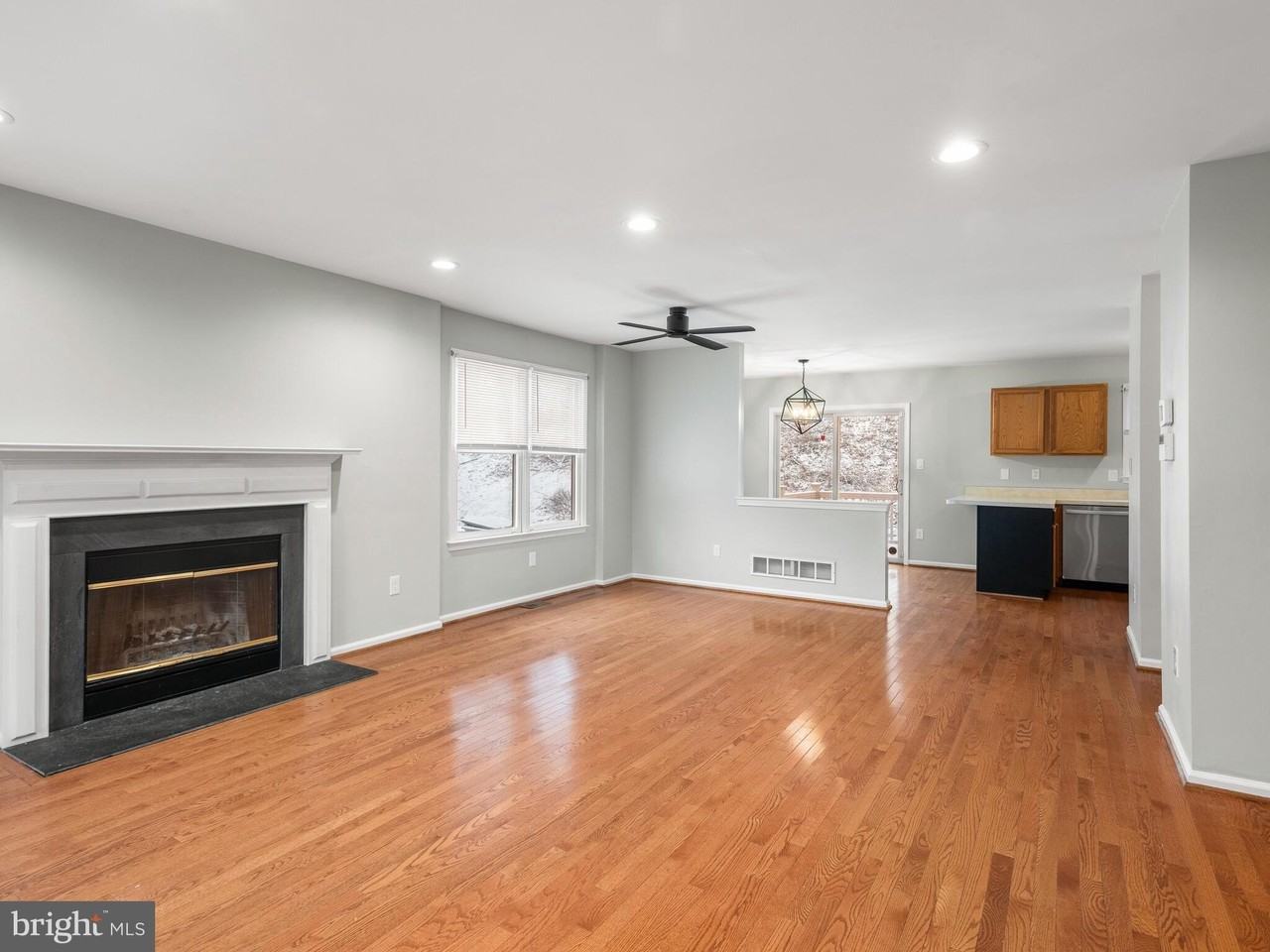 547 Pickering Station Dr - Photo 6 of 32