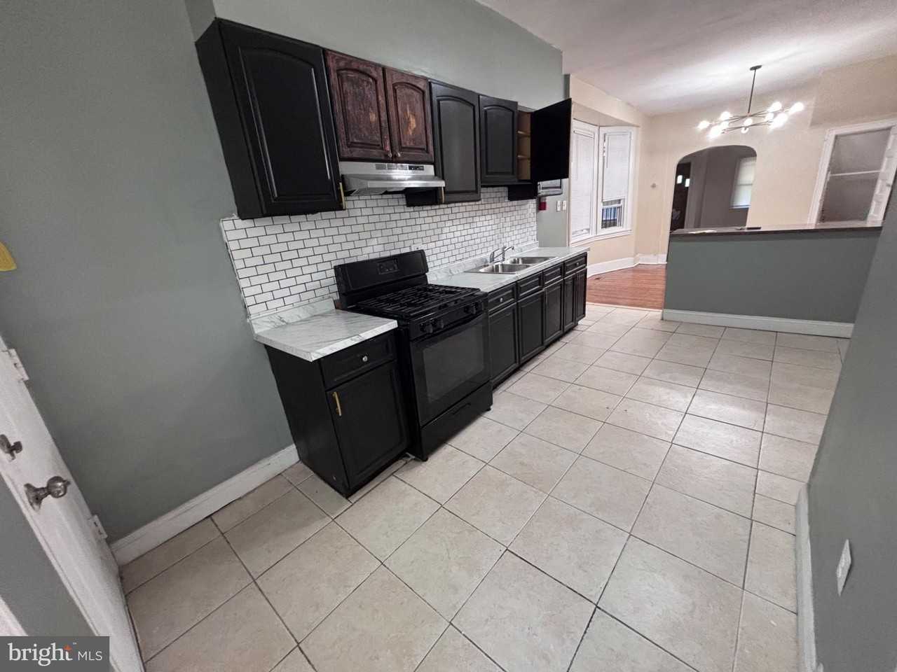 1812 S 57th St - Photo 7 of 16
