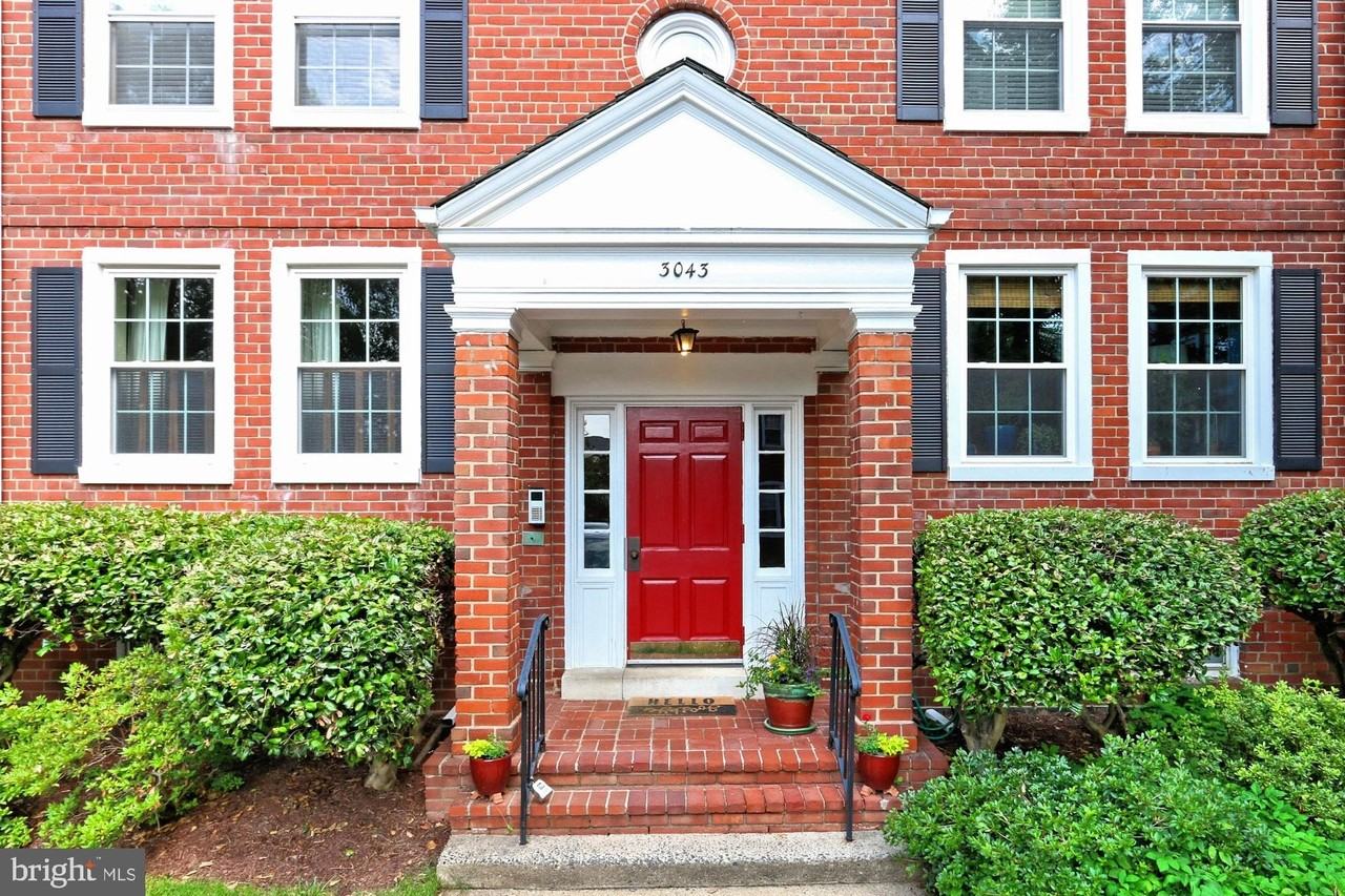 3043 S Columbus St #C1 - Photo 3 of 34