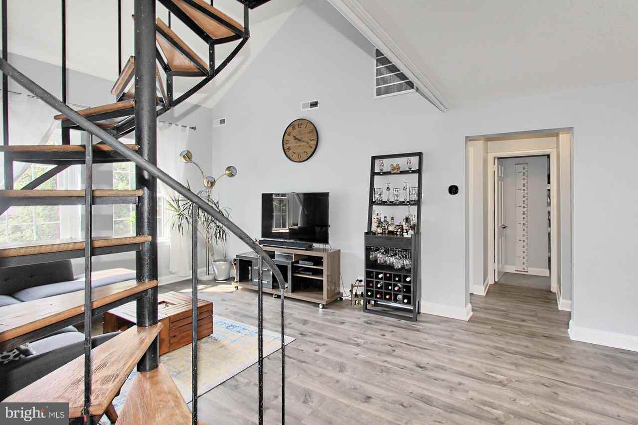3043 S Columbus St #C1 - Photo 4 of 34
