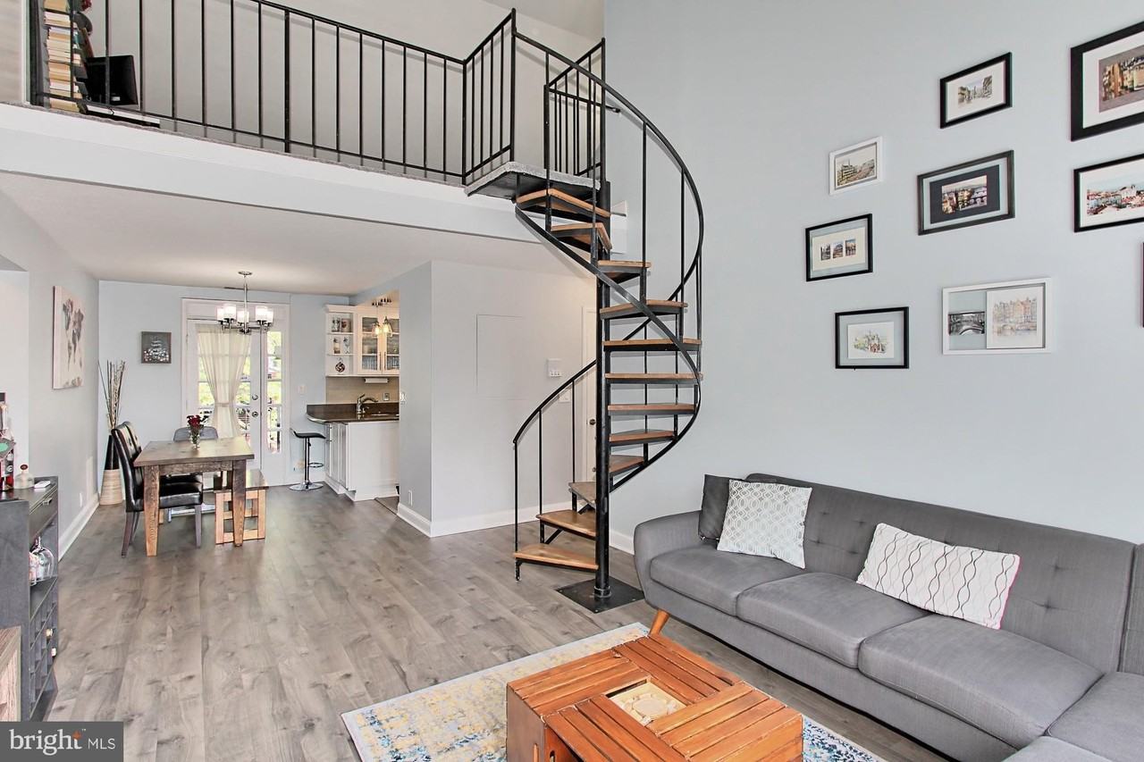 3043 S Columbus St #C1 - Photo 6 of 34