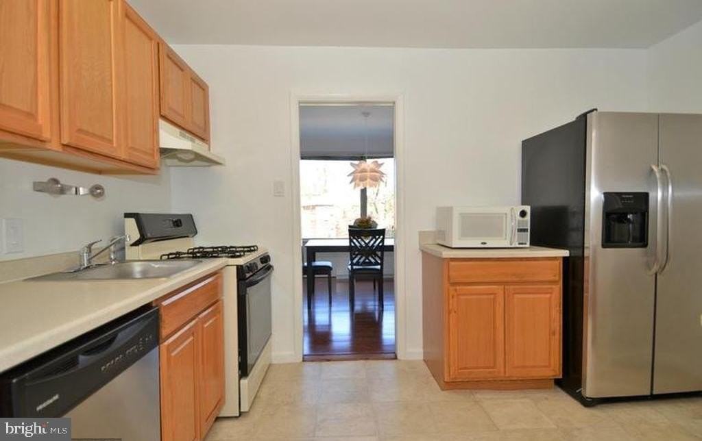 4501 Arlington Blvd #321 - Photo 3 of 16