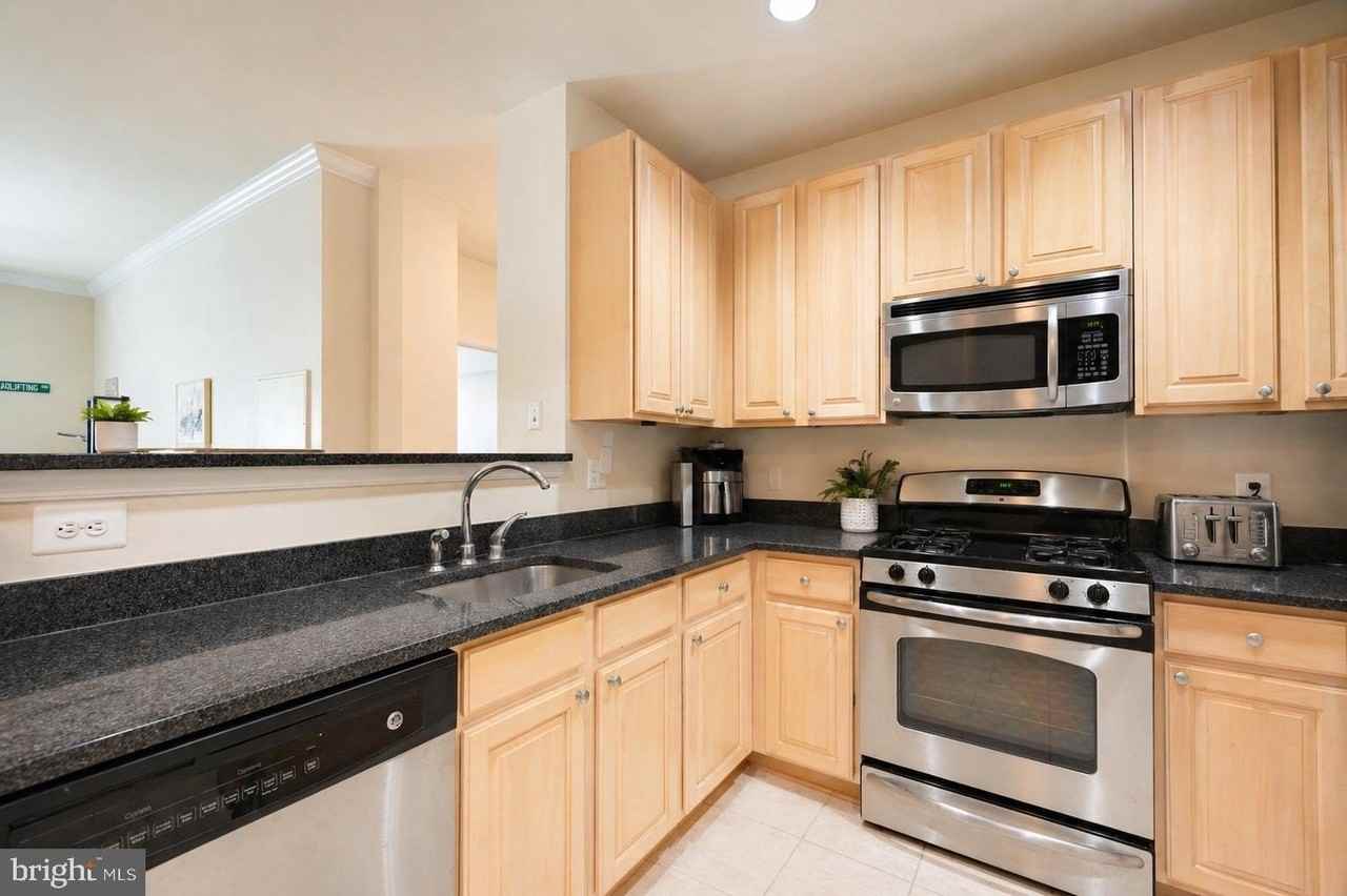 2465 Army Navy Dr #1-101 - Photo 5 of 20