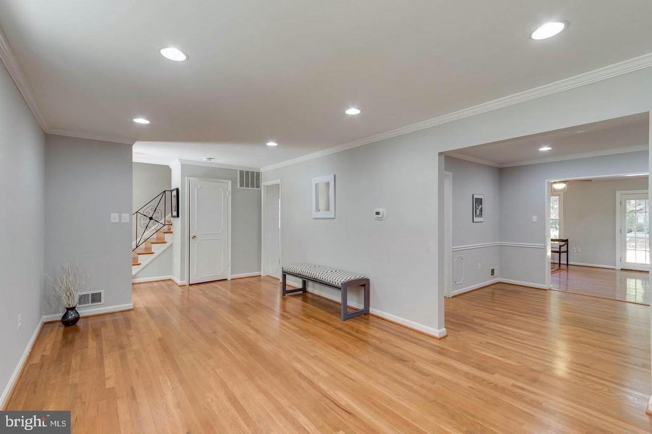 5612 Eastbourne Dr - Photo 5 of 28