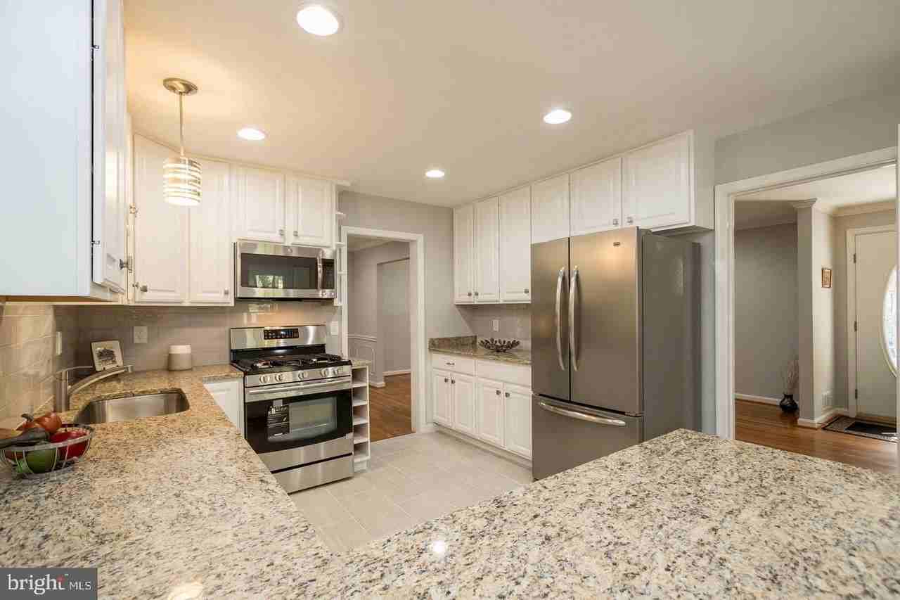 5612 Eastbourne Dr - Photo 7 of 28