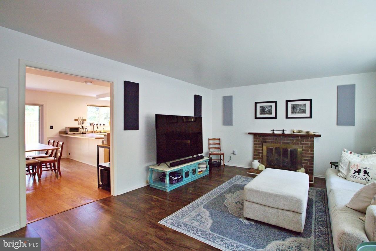 1450 Greenmont Ct - Photo 4 of 29