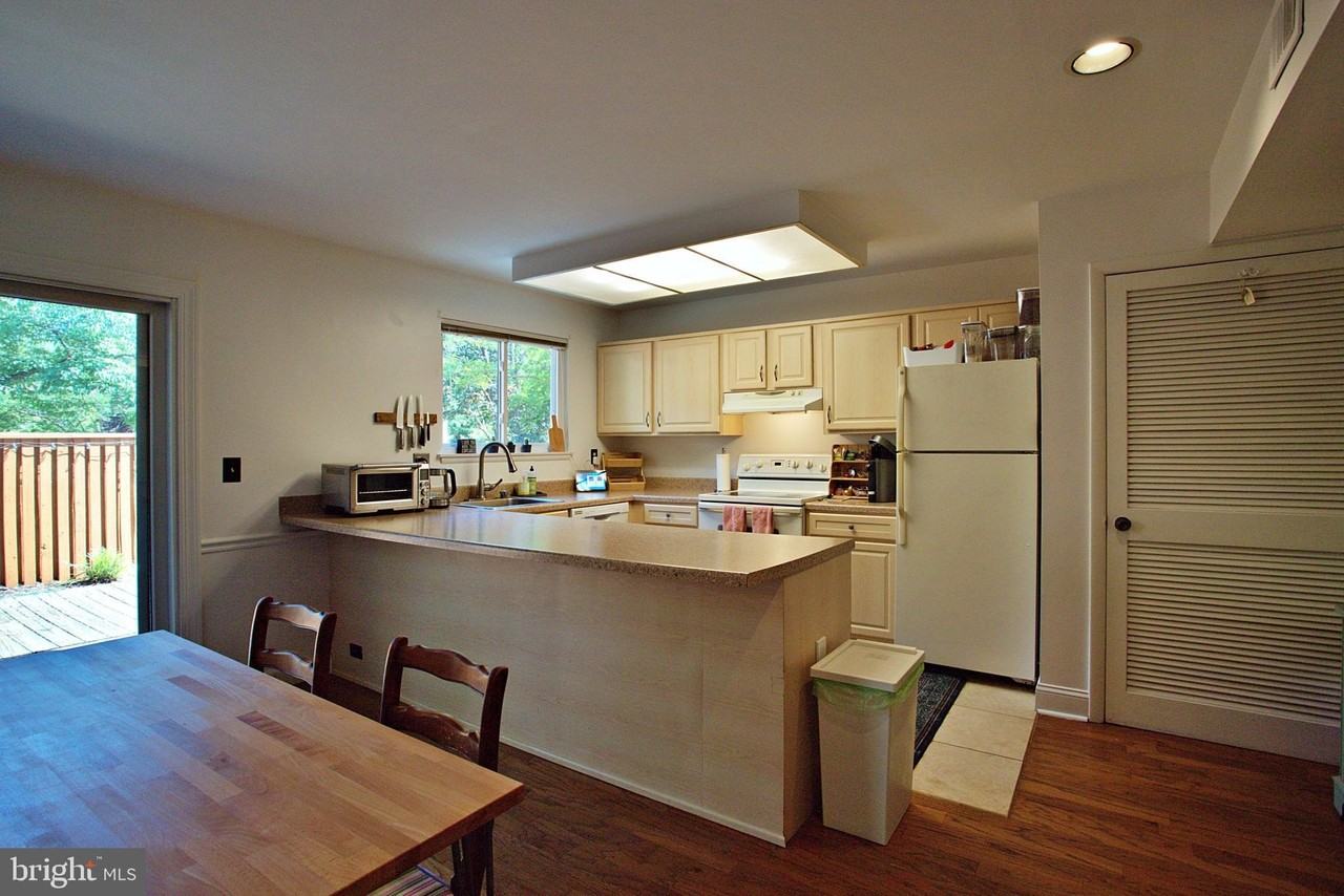 1450 Greenmont Ct - Photo 5 of 29