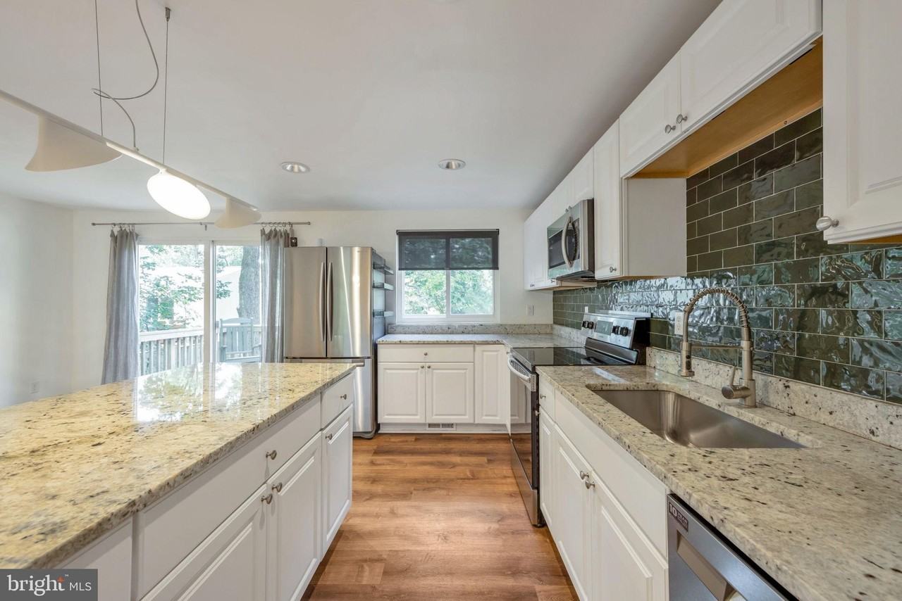 12304 Scotch Bonnet Ct - Photo 3 of 15
