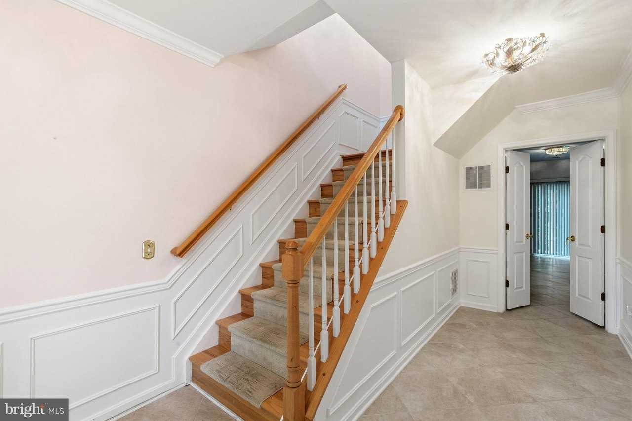 20866 Trinity Sq - Photo 5 of 29