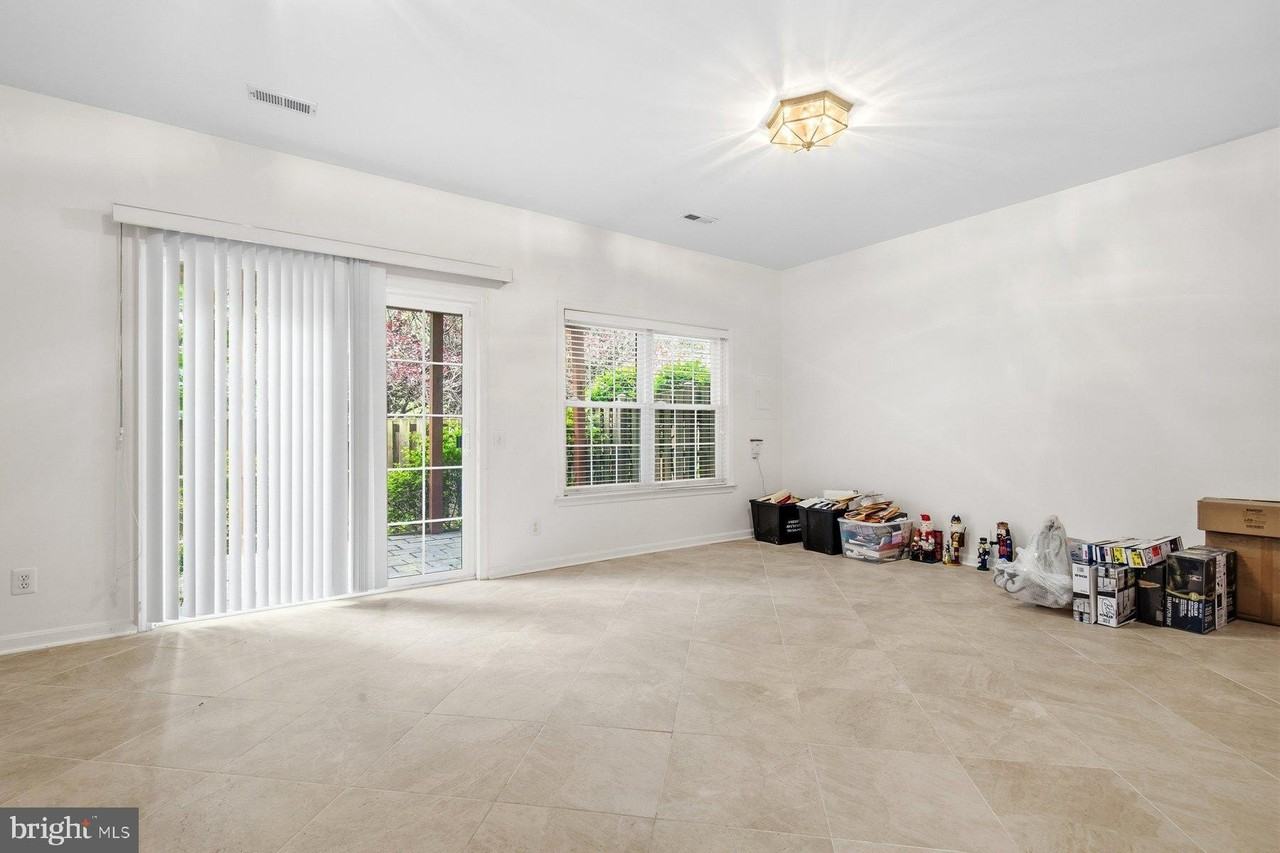20866 Trinity Sq - Photo 6 of 29