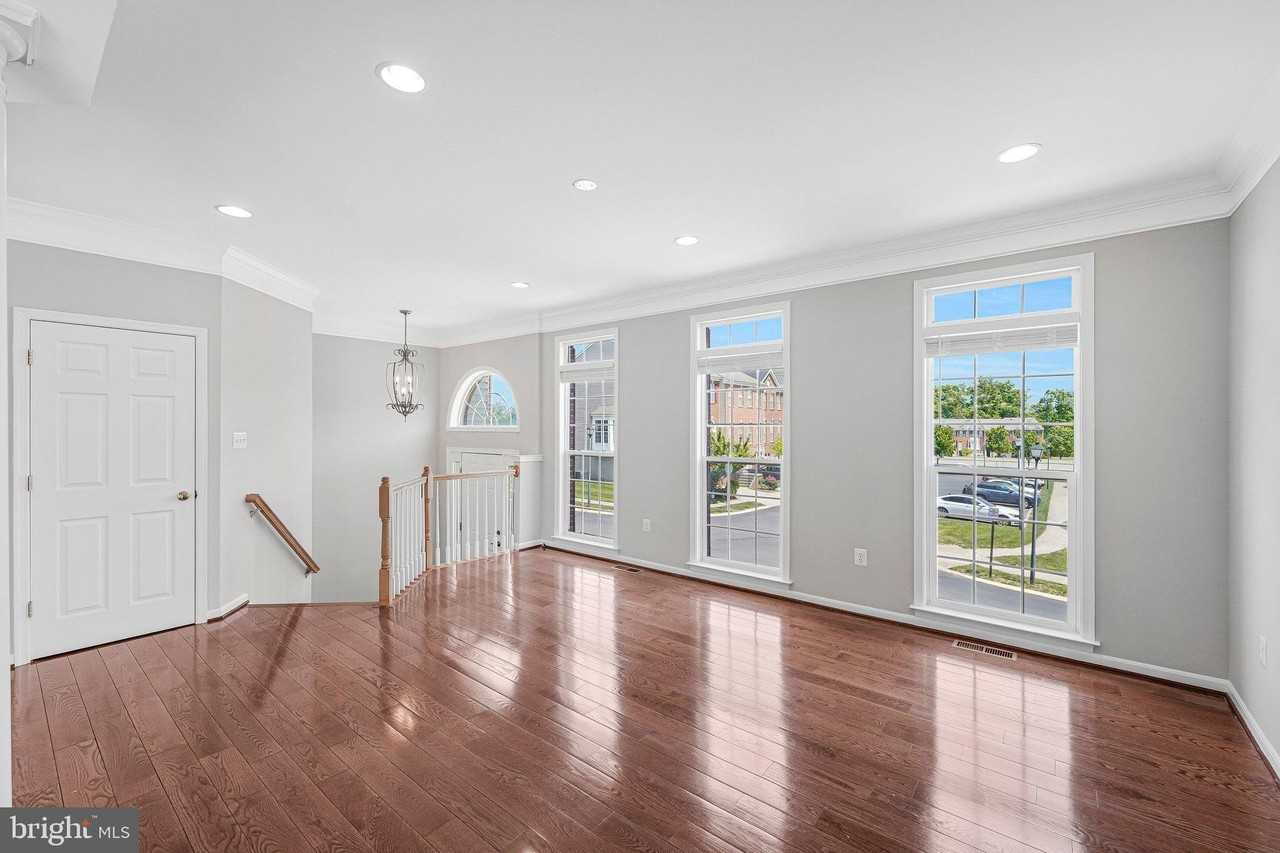 22247 Waterberry Ter - Photo 4 of 36
