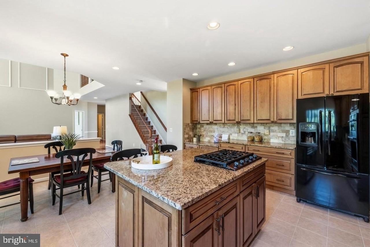 21916 Bellair Ct - Photo 6 of 50
