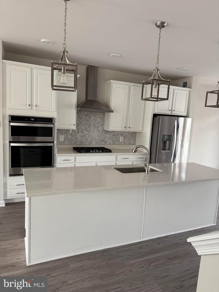 7464 Wilmer Way - Photo 4 of 31