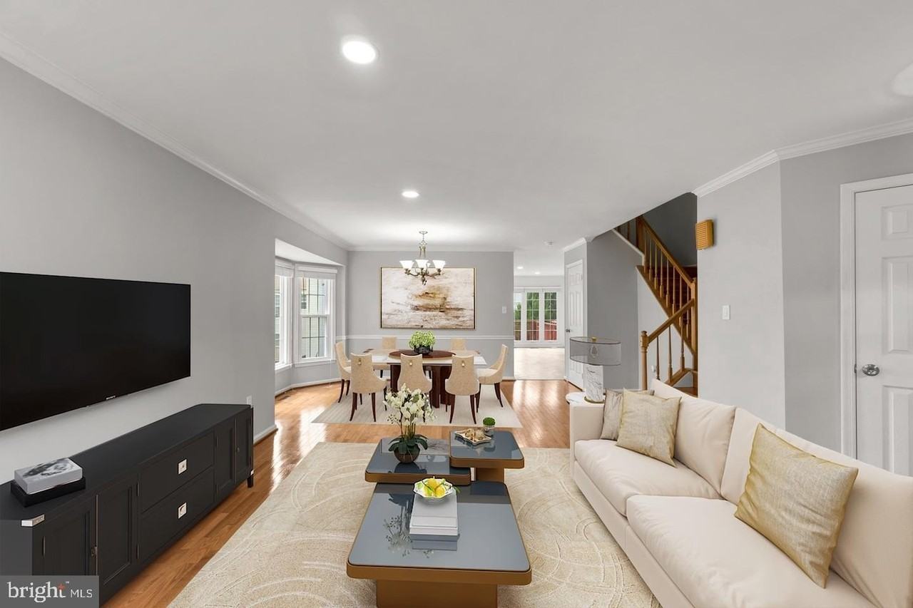 16812 Winston Ln - Photo 4 of 31