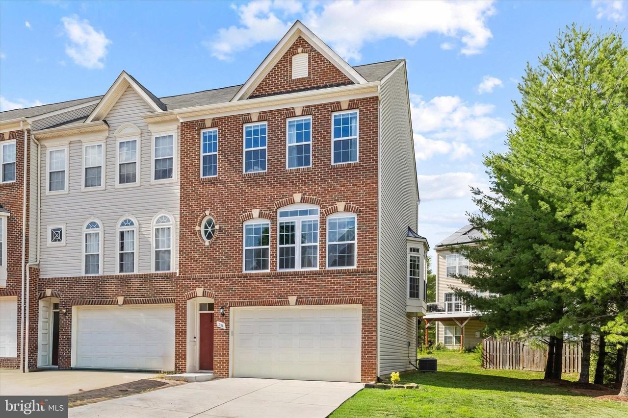 25 Hunting Creek Ln - Photo 2 of 27