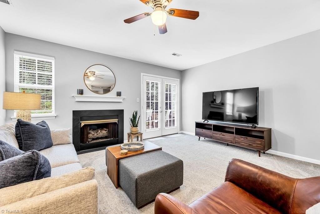 3722 Winborne Ln - Photo 6 of 27