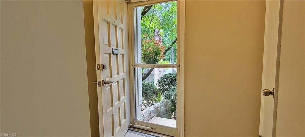 203 Lamplighter Cir - Photo 5 of 29